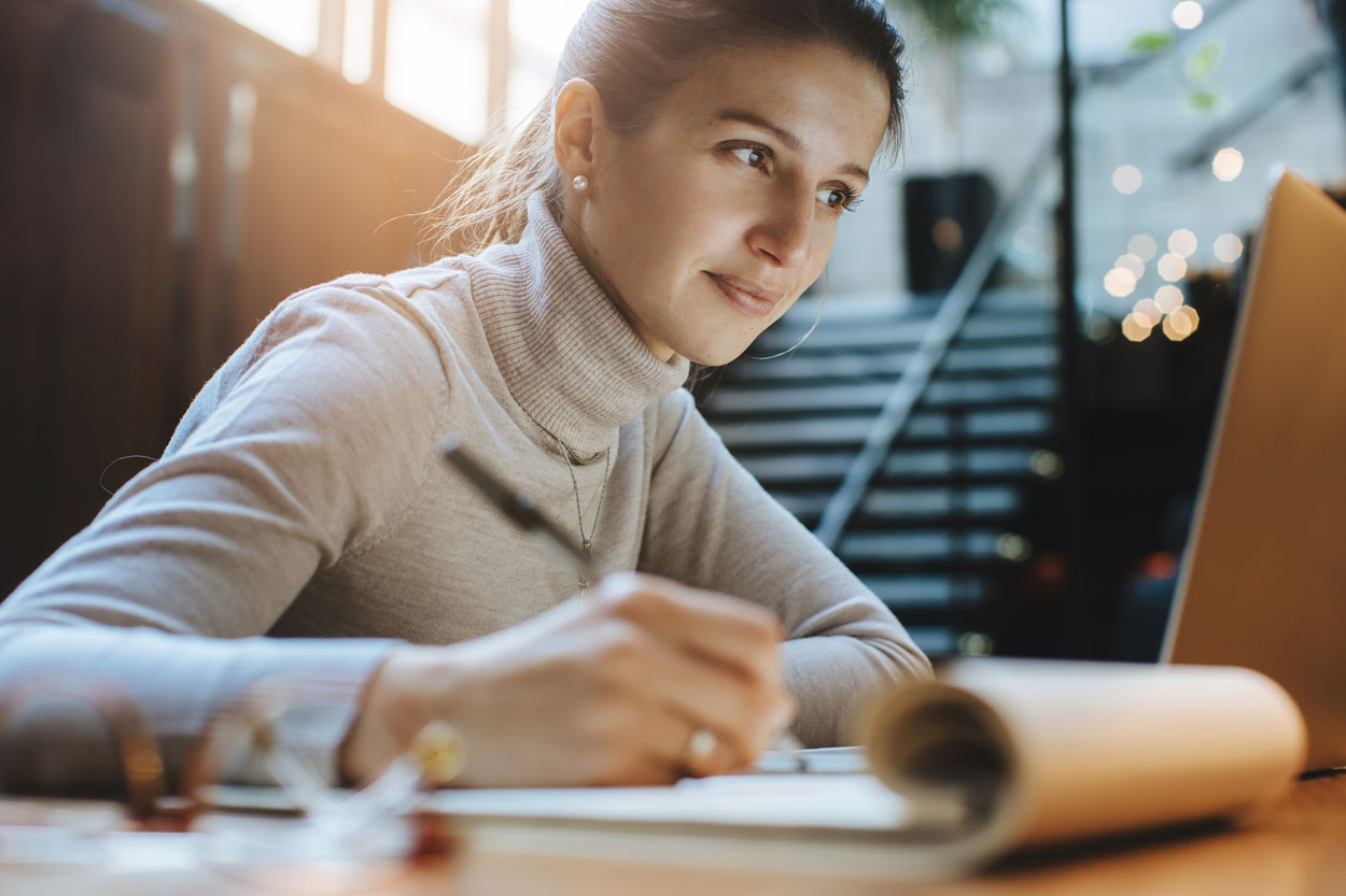 tutor teaching student online